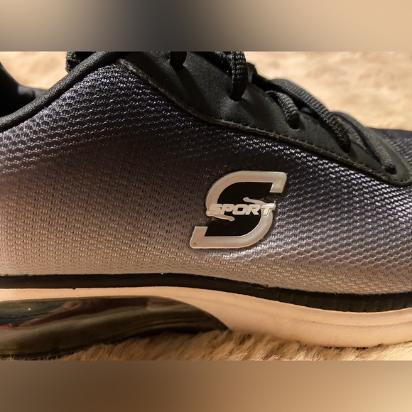 Woman’s size 9 Sport running shoes - Picture 2 of 6